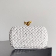 보테가 베네타 놋 클러치